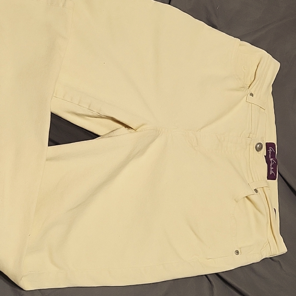 Gloria Vanderbilt jeans.